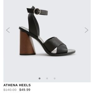 EUC Dolce Vita Athena black